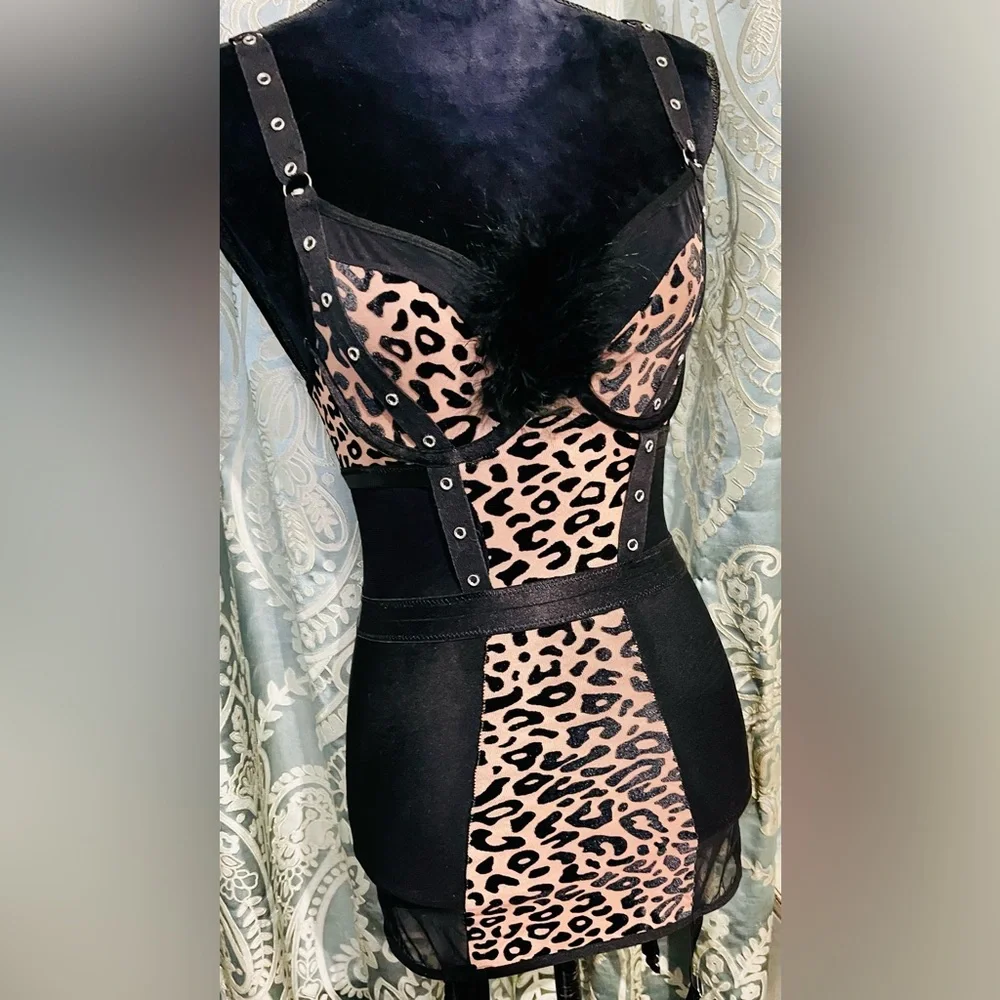 Leopard Print Bustier Size S Garter Slip Black Feather Accent  Mesh Adjustable - Picture 2 of 13
